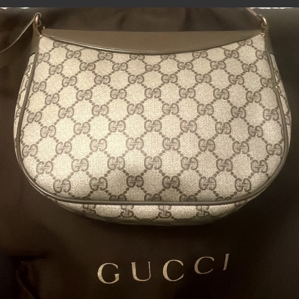 Authentic π GUCCI GG Supreme Sherry Line Shoulder Bag dust bag included. - Picture 5 of 17